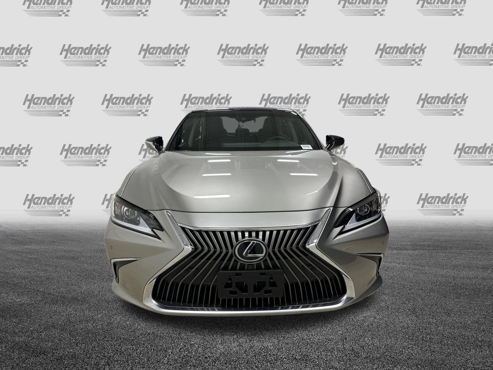 Used 2020 Lexus ES 350 w/ Accessory Package FWD image 3