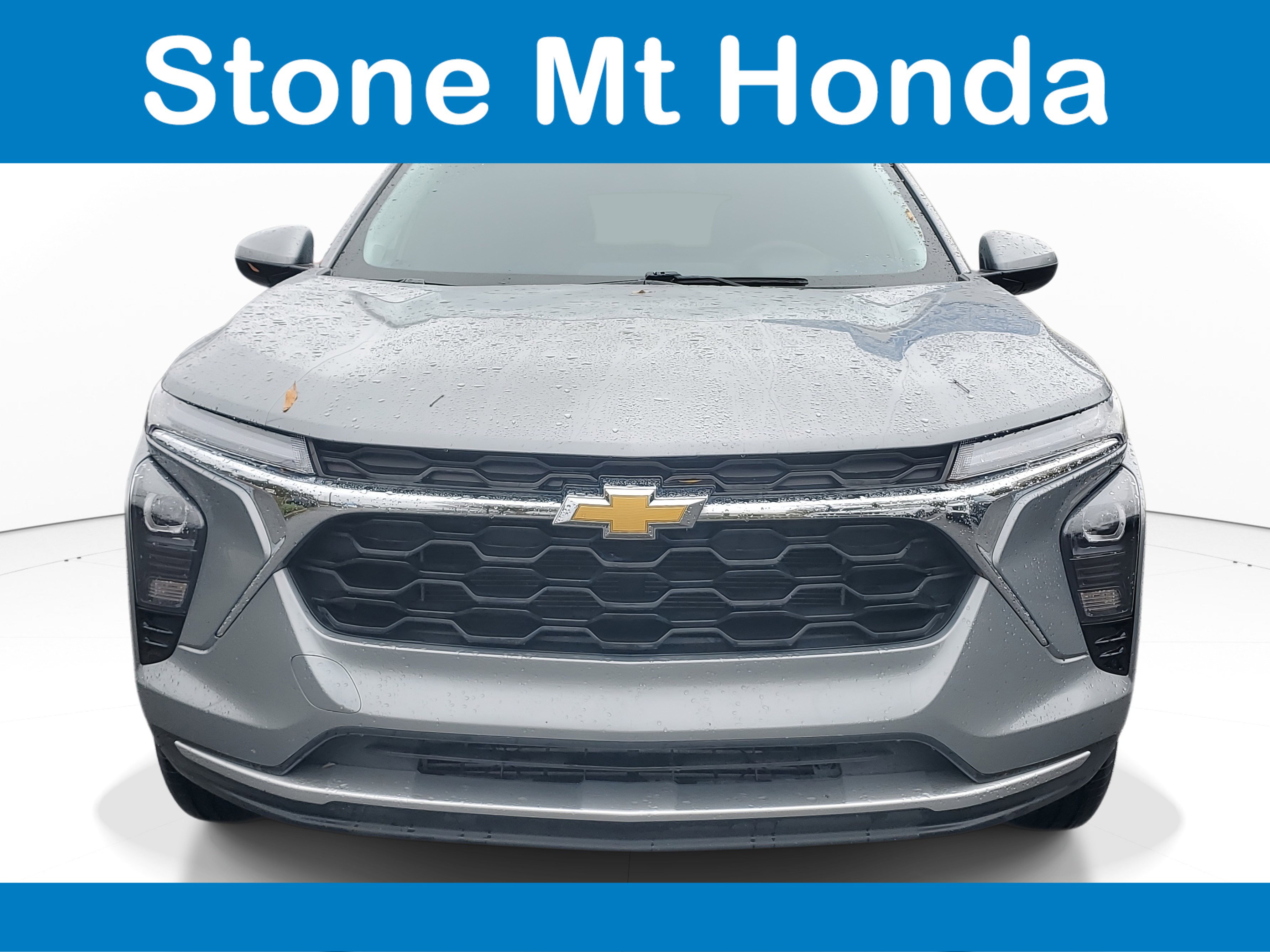 Used 2024 Chevrolet Trax LT image 2