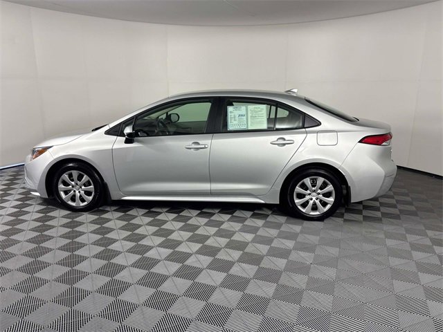 Used 2025 Toyota Corolla LE image 5