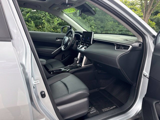 Used 2024 Toyota Corolla Cross XLE w/ Convenience Package AWD/4WD image 36