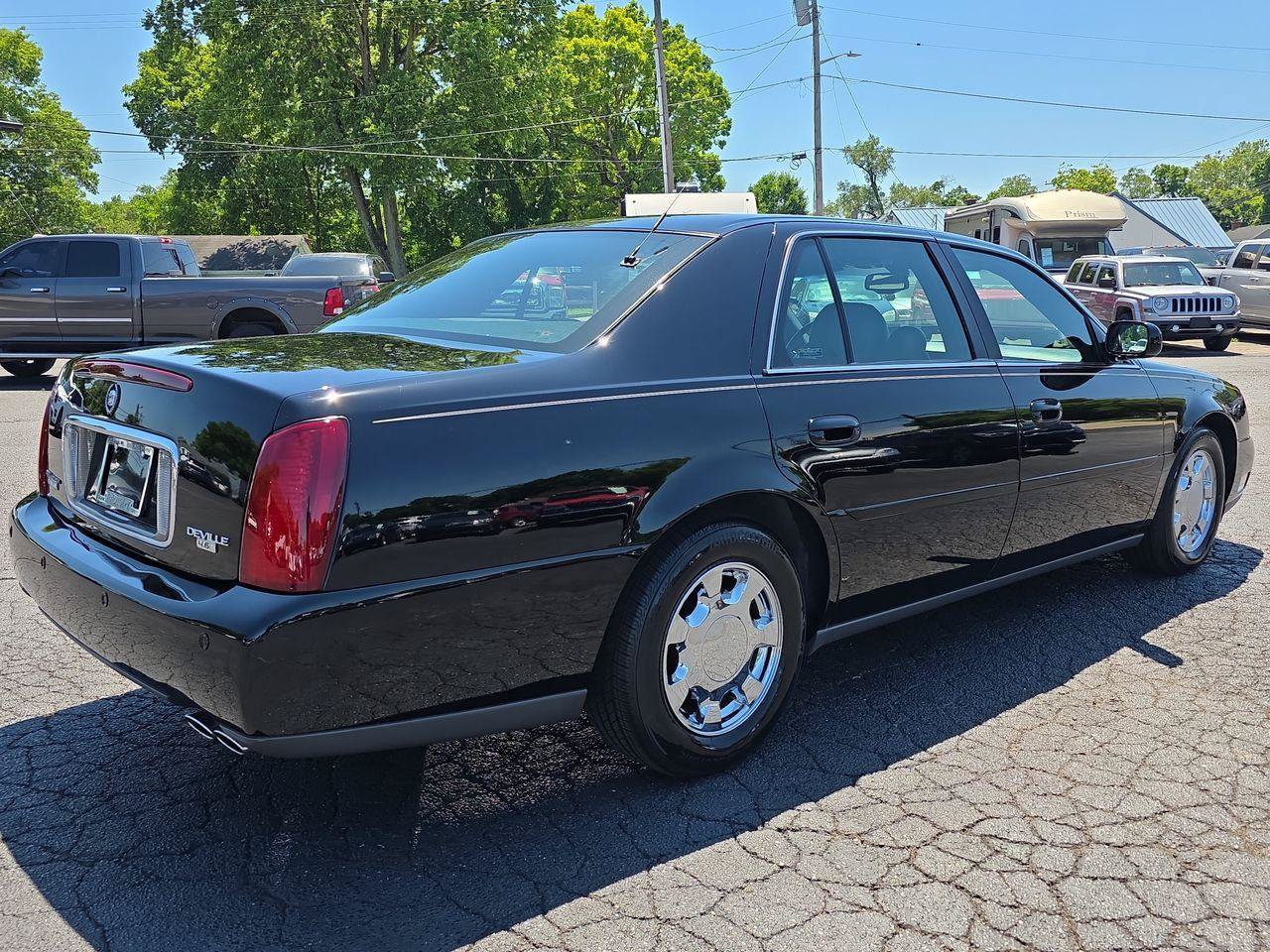 Used 2000 Cadillac De Ville w/ Comfort/Convenience Pkg FWD image 2