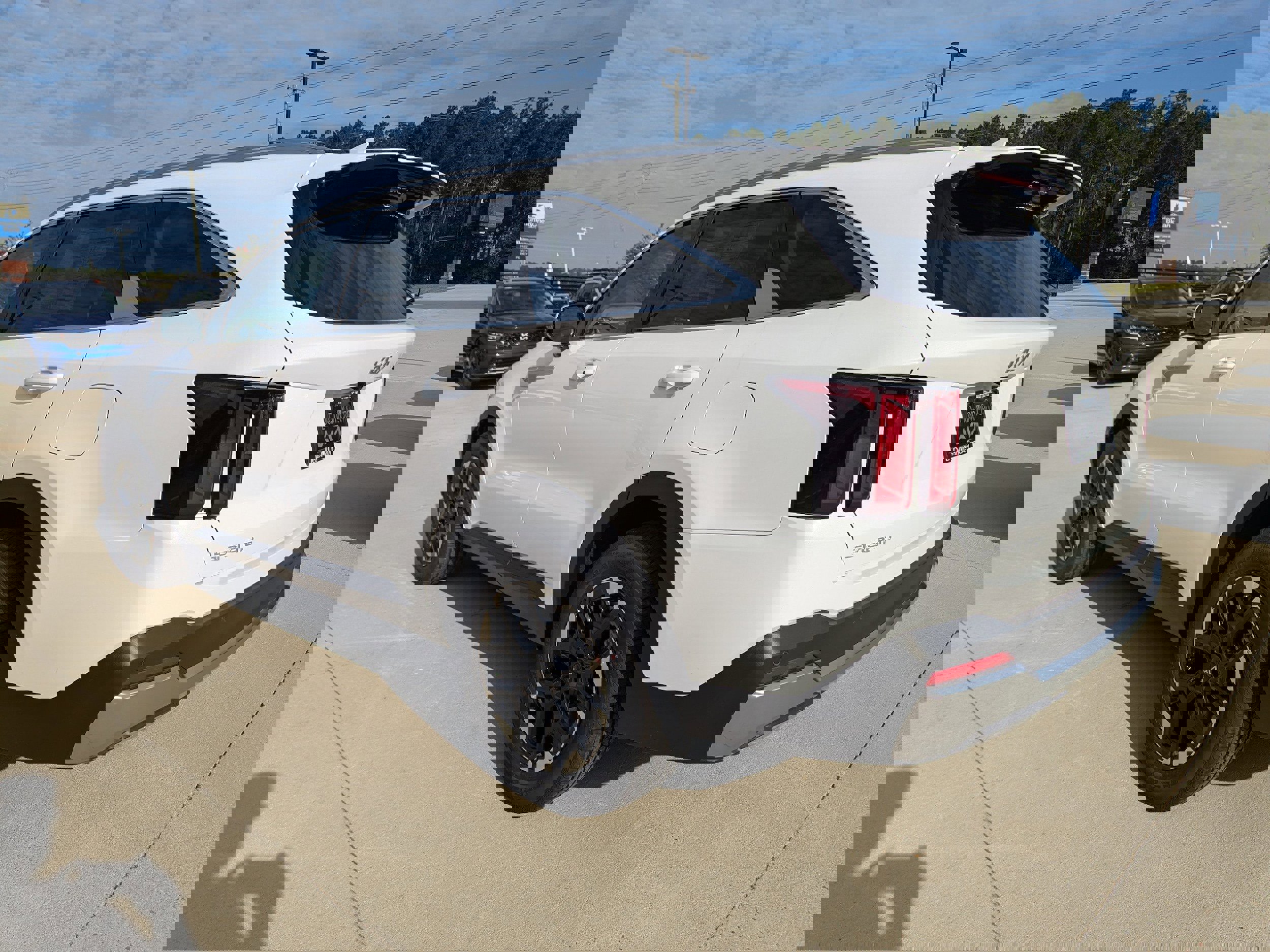 New 2026 Kia Sorento S image 3