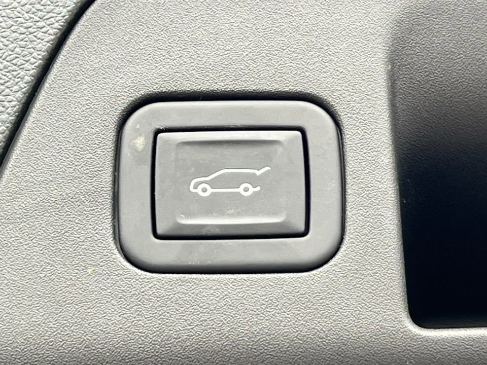 Used 2023 Buick Envision Essence w/ Technology Package I image 37