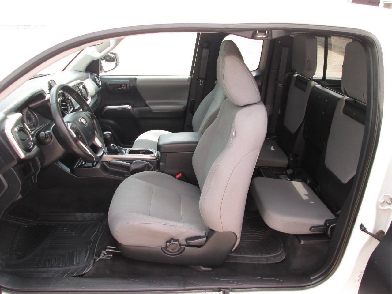 Used 2016 Toyota Tacoma SR5 AWD/4WD image 15