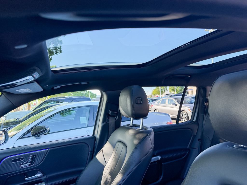 Used 2020 Mercedes-Benz GLB 250 image 24