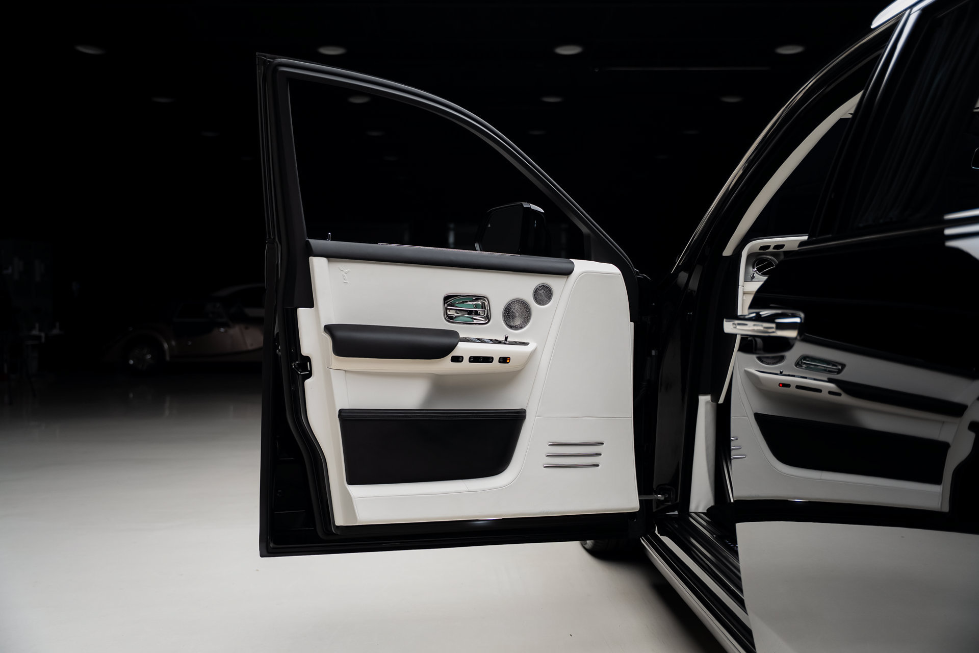 Used 2024 Rolls-Royce Phantom Extended Wheelbase RWD image 55