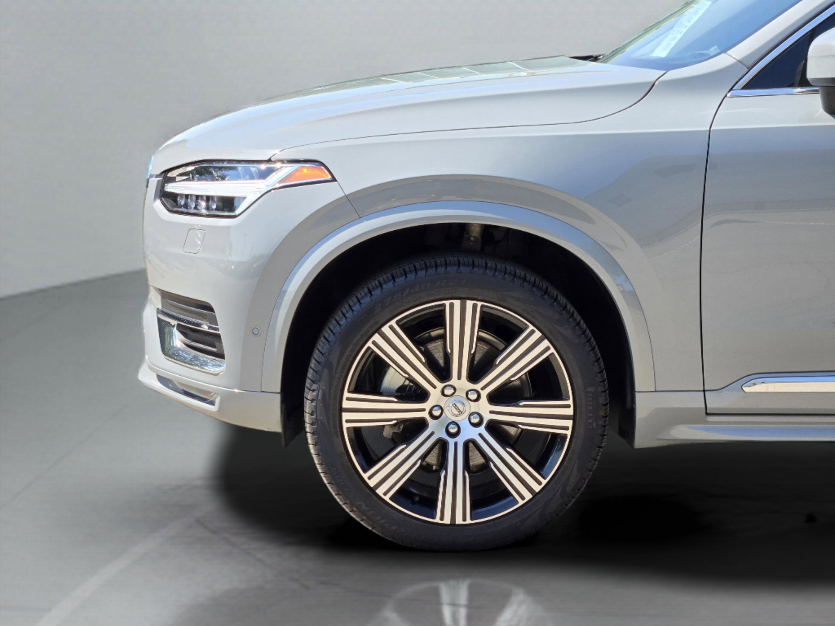 Used 2025 Volvo XC90 B5 Ultra w/ Protection Package Premier image 43