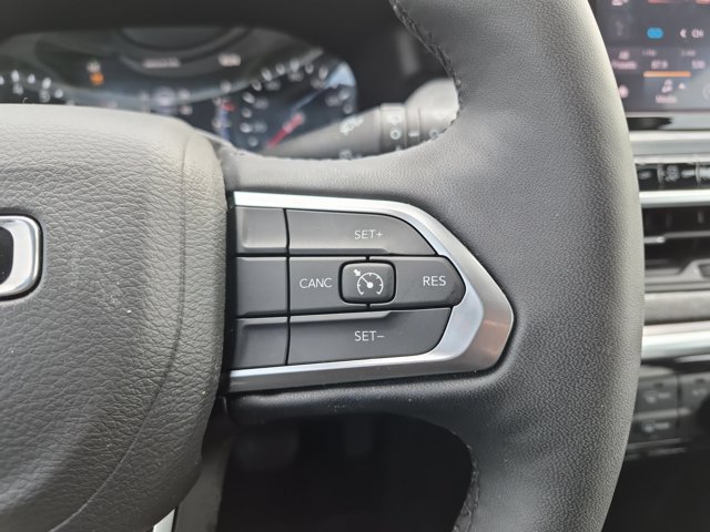 Used 2025 Jeep Compass Latitude w/ Sun & Sound Group AWD/4WD image 18