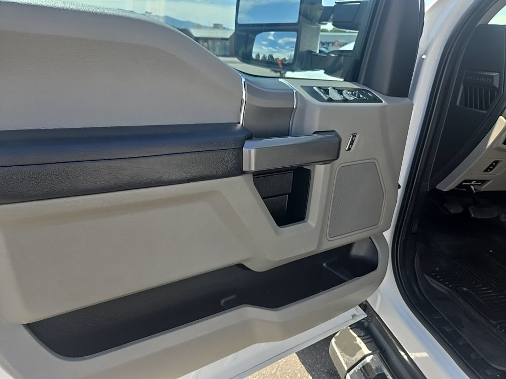Used 2020 Ford F350 XLT w/ XLT Premium Package AWD/4WD image 9