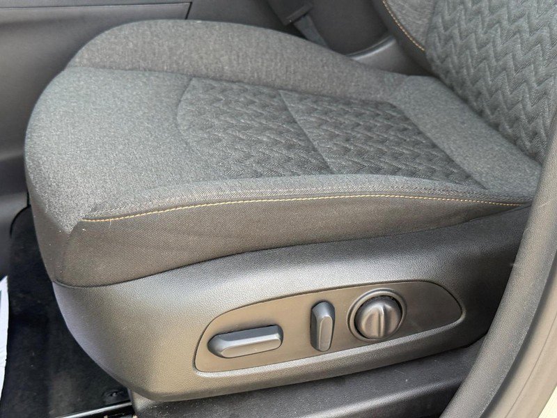 Used 2024 Chevrolet Equinox LT image 23
