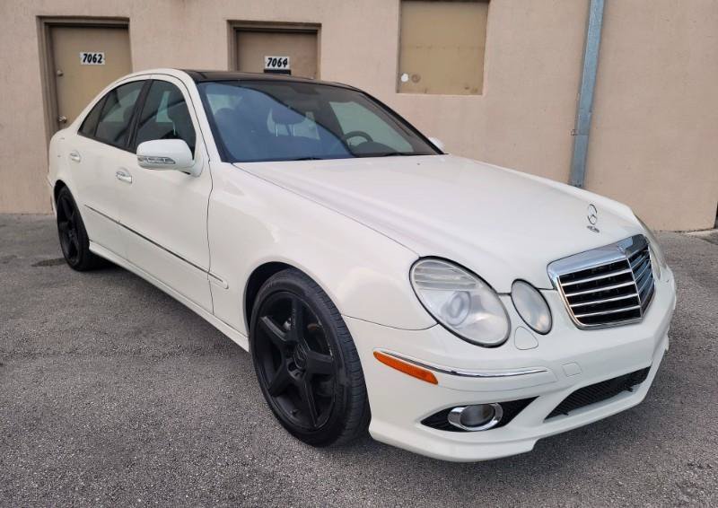 Used 2009 Mercedes-Benz E 550 Sedan image 2