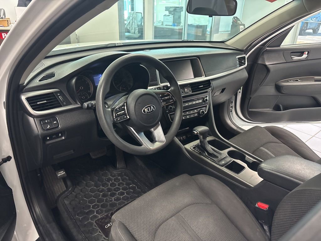 Used 2020 Kia Optima LX image 11