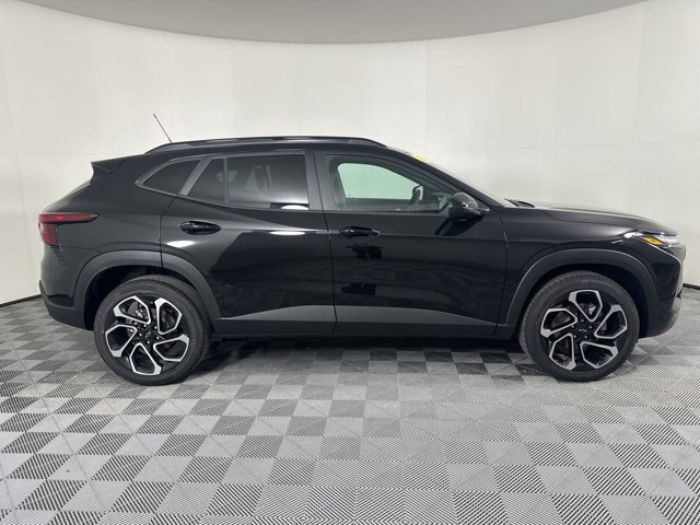 New 2026 Chevrolet Trax RS w/ Sunroof Package image 2