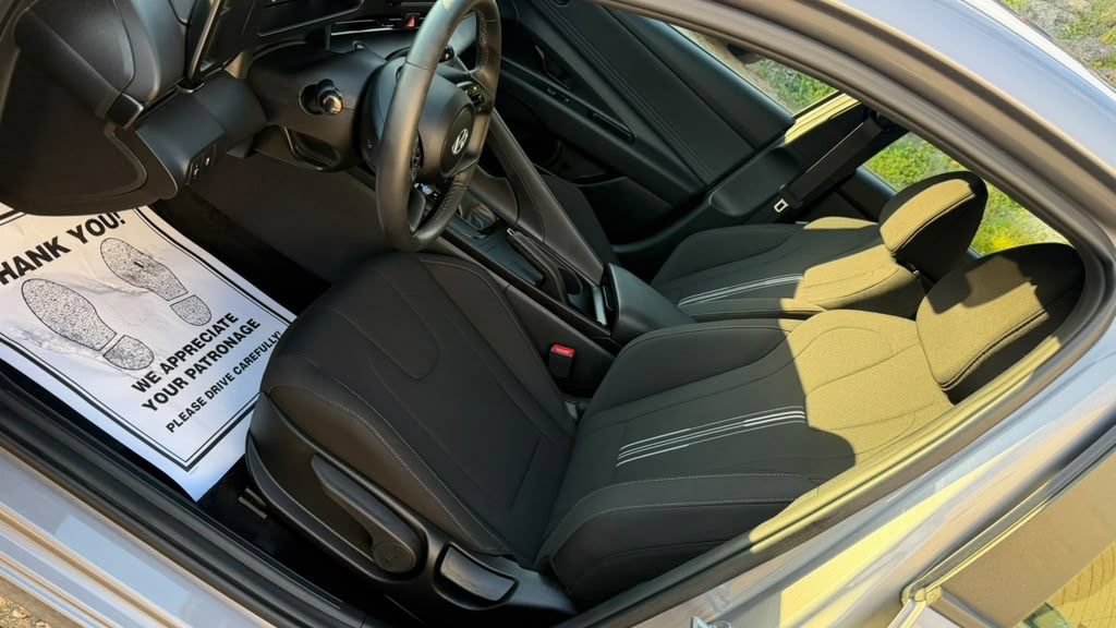 Certified 2025 Hyundai Elantra Sport FWD image 14