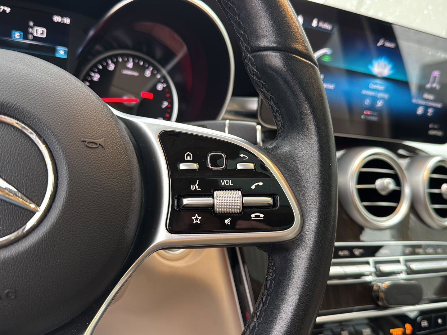 Used 2021 Mercedes-Benz GLC 300 image 19