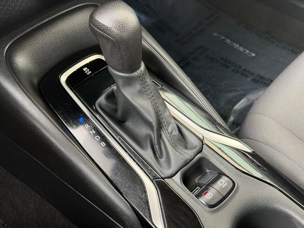 Used 2021 Toyota Corolla LE image 14