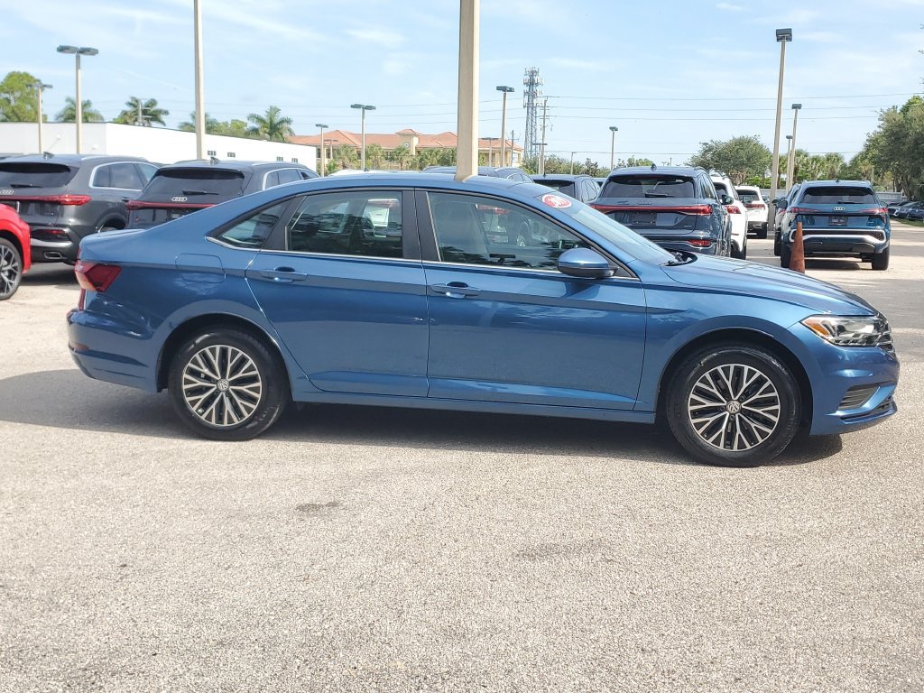 Used 2019 Volkswagen Jetta SE FWD image 4