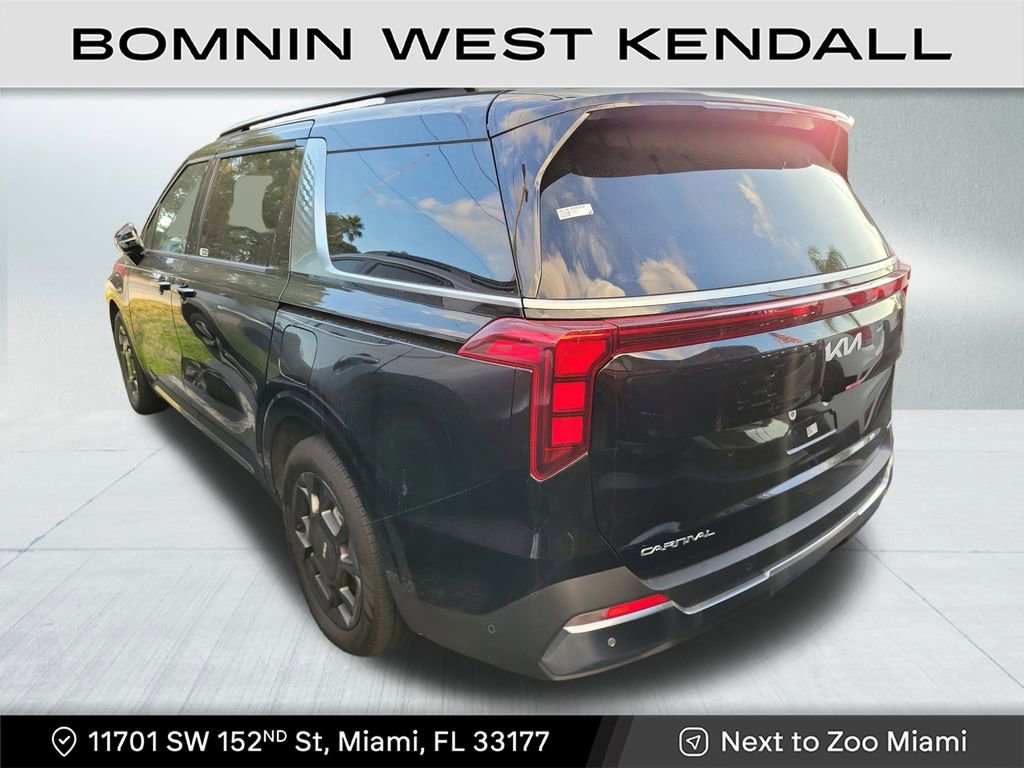 Used 2025 Kia Carnival SX image 4