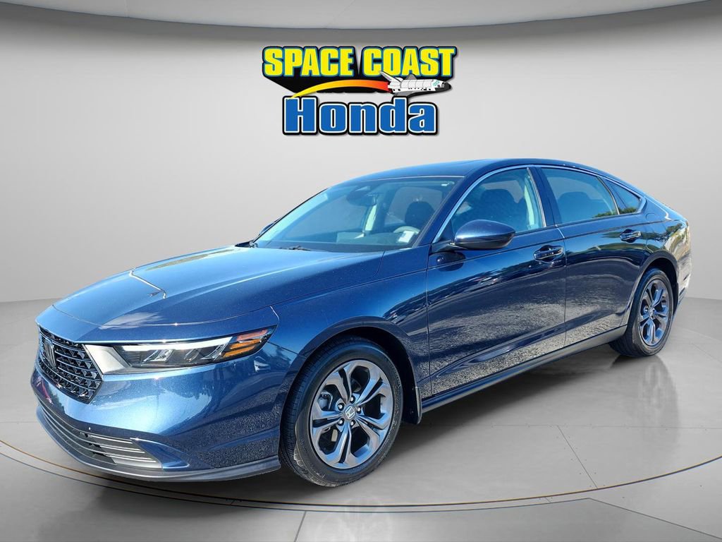 Used 2023 Honda Accord EX image 4