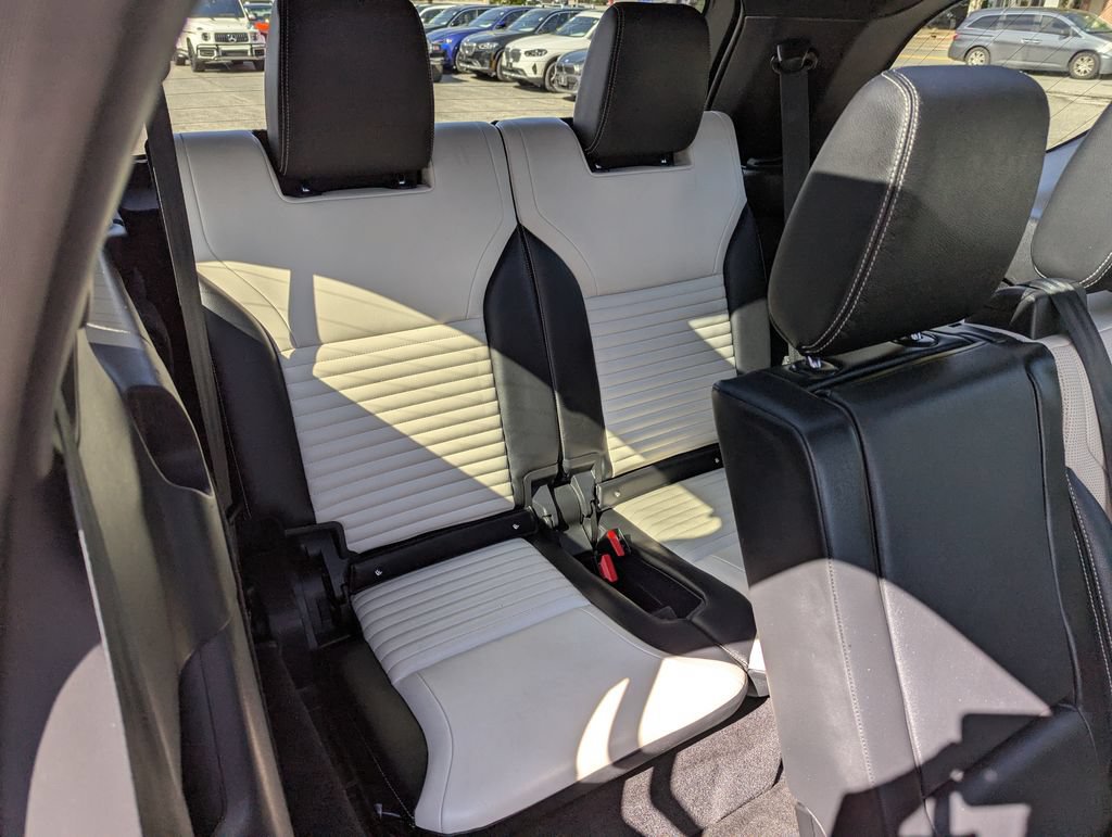 Used 2022 Land Rover Discovery S R-Dynamic AWD/4WD image 46