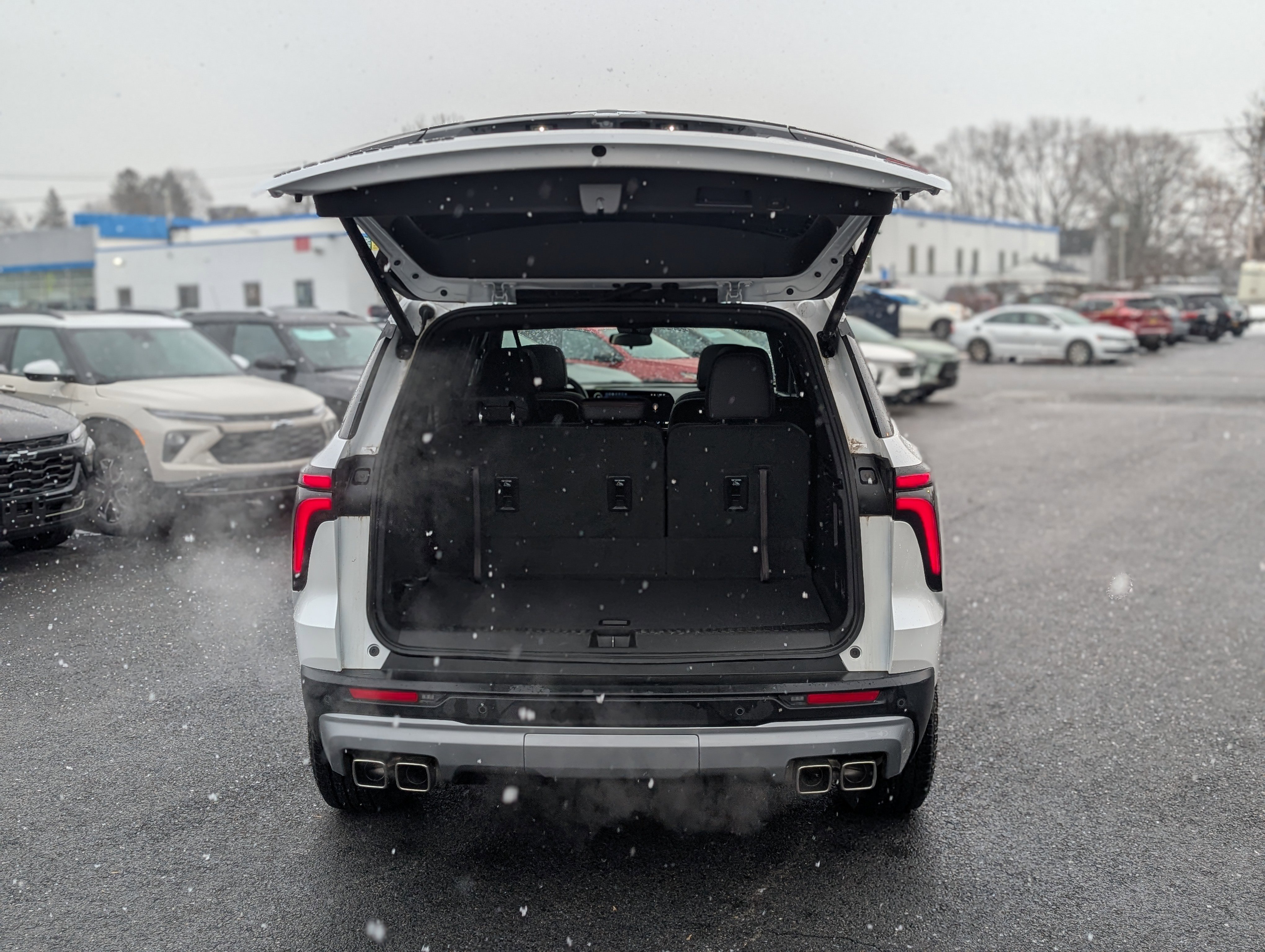 Used 2025 Chevrolet Traverse Z71 image 37