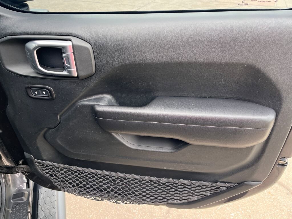 Used 2018 Jeep Wrangler Unlimited Sport S AWD/4WD image 28