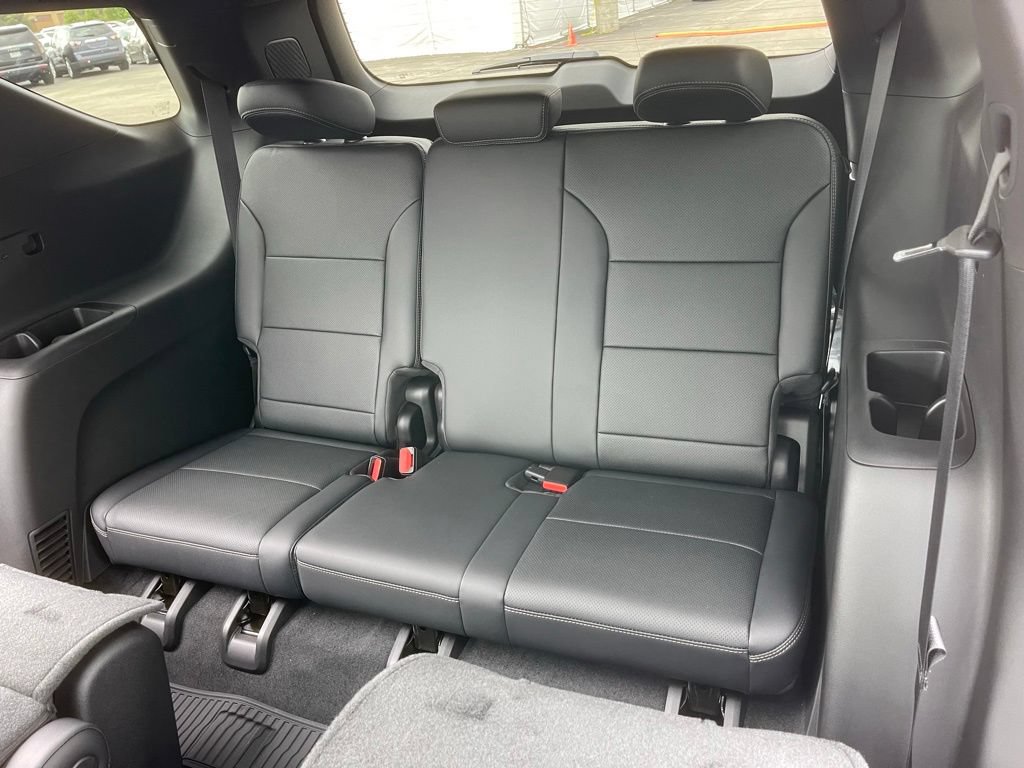 New 2026 Chevrolet Traverse High Country w/ LPO, Floor Liner Package AWD/4WD image 27