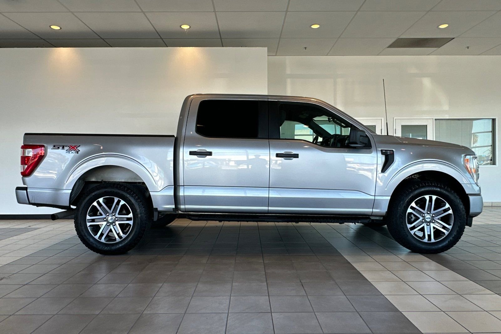 Used 2022 Ford F150 XL w/ STX Appearance Package AWD/4WD image 3