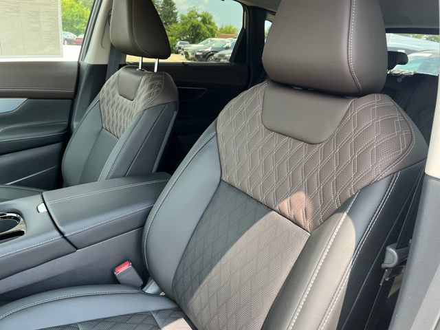 New 2026 Nissan Murano Platinum w/ Cargo Package AWD/4WD image 12