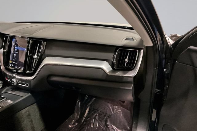 Certified 2021 Volvo XC60 T5 Momentum w/ Advanced Package AWD/4WD image 20