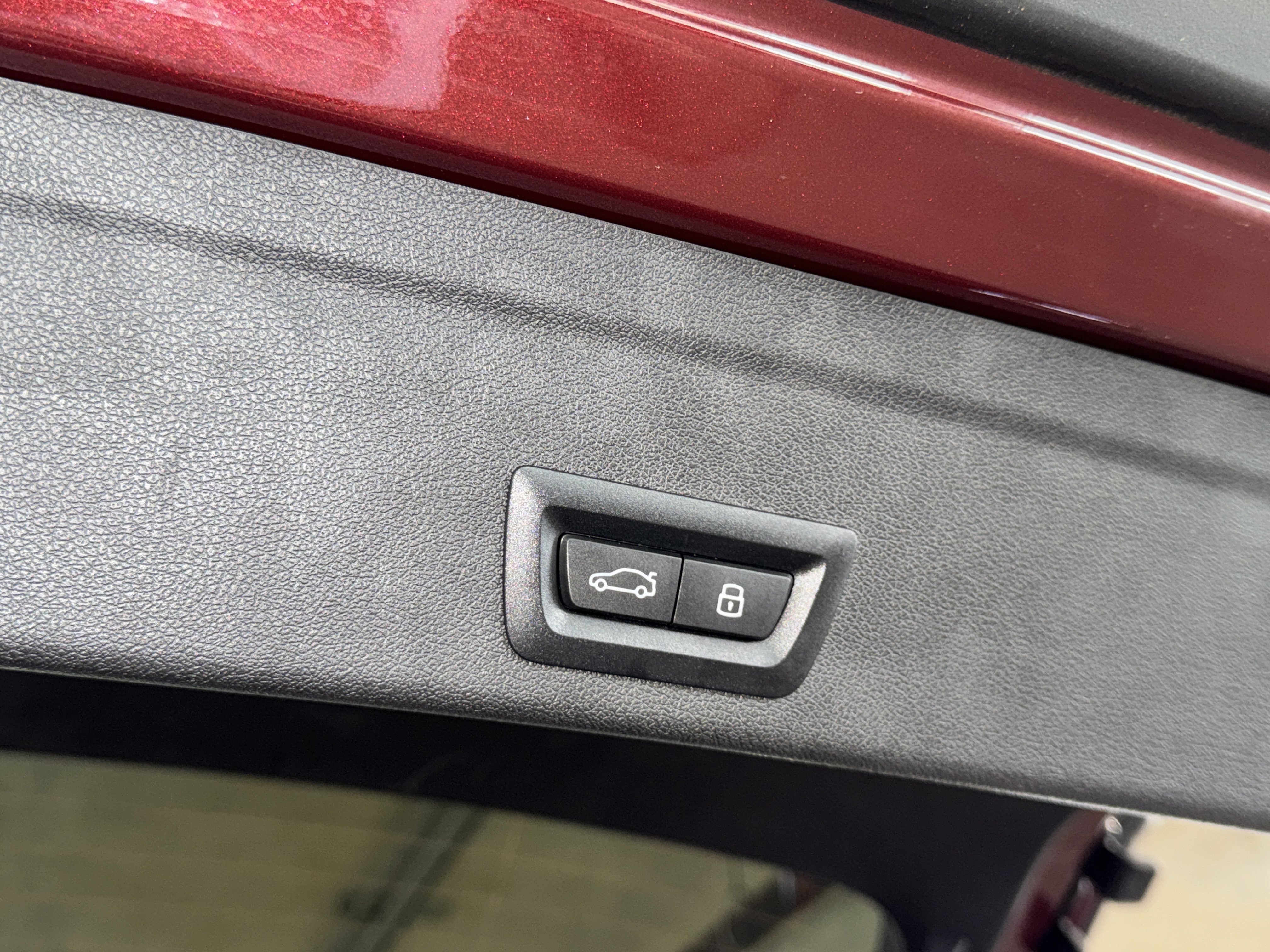 Certified 2025 BMW X6 xDrive40i image 14