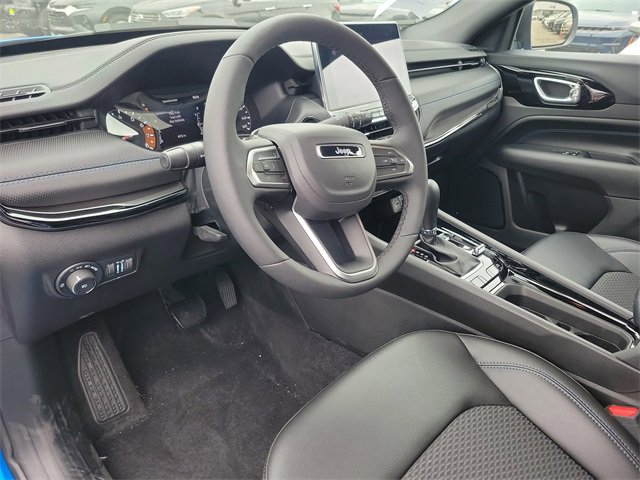 New 2025 Jeep Compass Latitude w/ Altitude Special Edition image 17