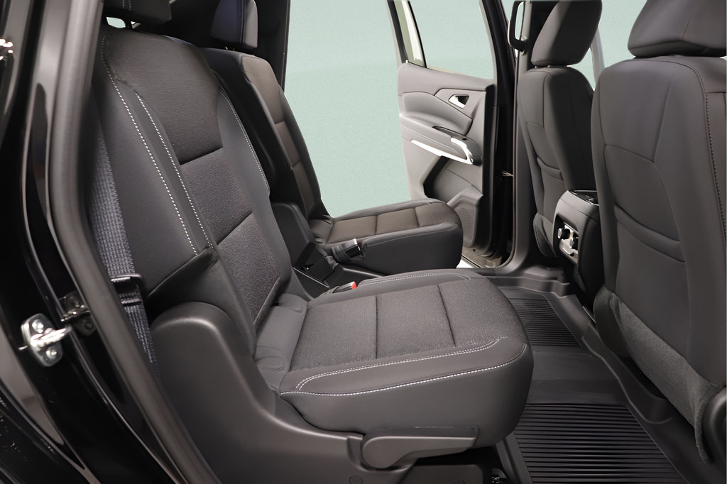 New 2027 Chevrolet Traverse LT w/ Midnight/Sport Edition FWD image 31