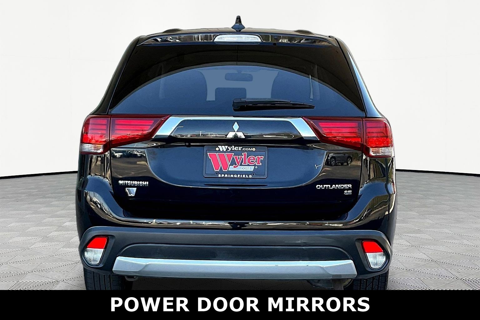 Used 2017 Mitsubishi Outlander SE AWD/4WD image 5