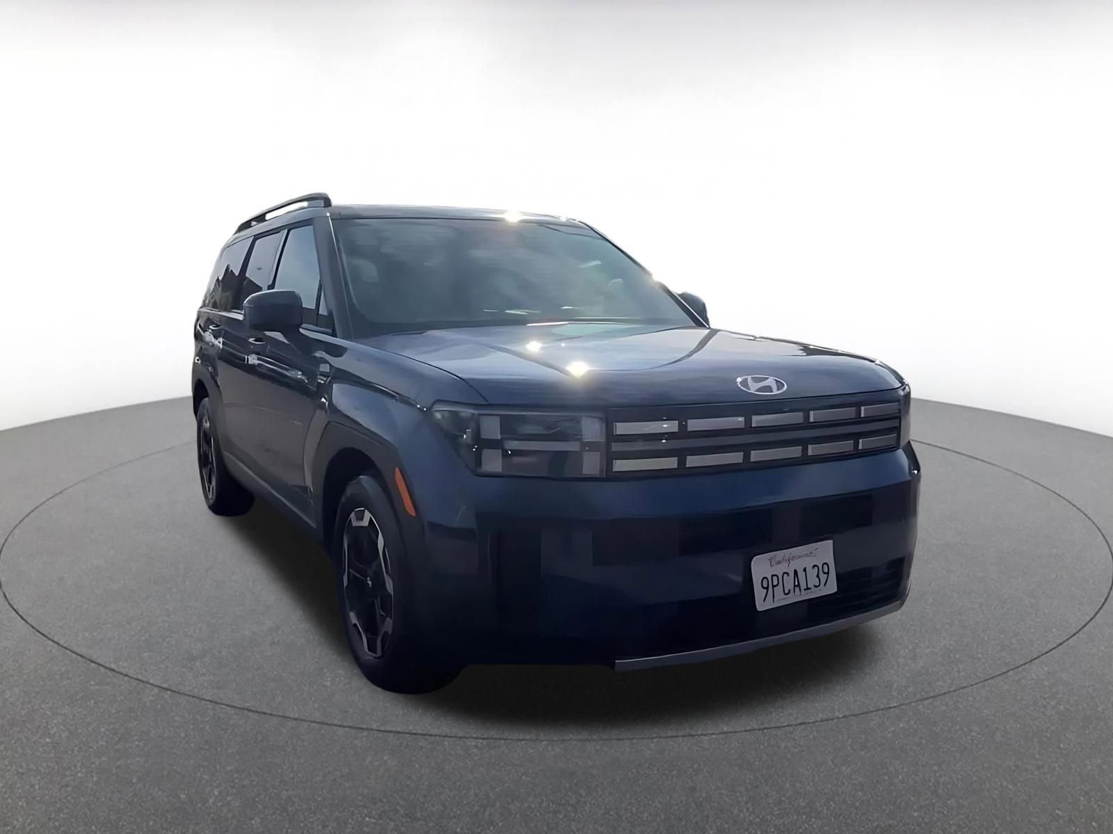 Used 2025 Hyundai Santa Fe SEL image 3