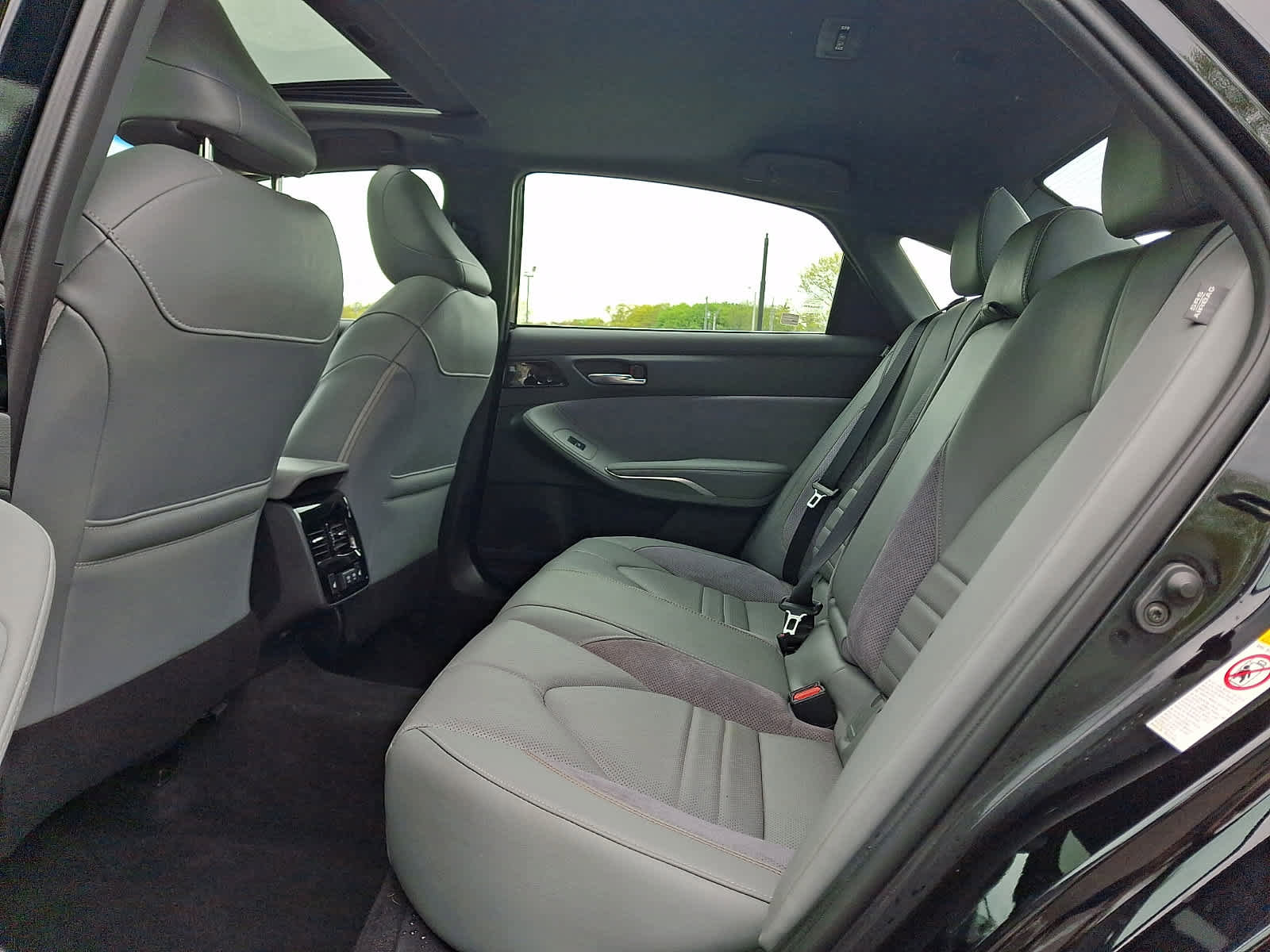 Certified 2019 Toyota Avalon Touring w/ All Weather Liner Package FWD image 11