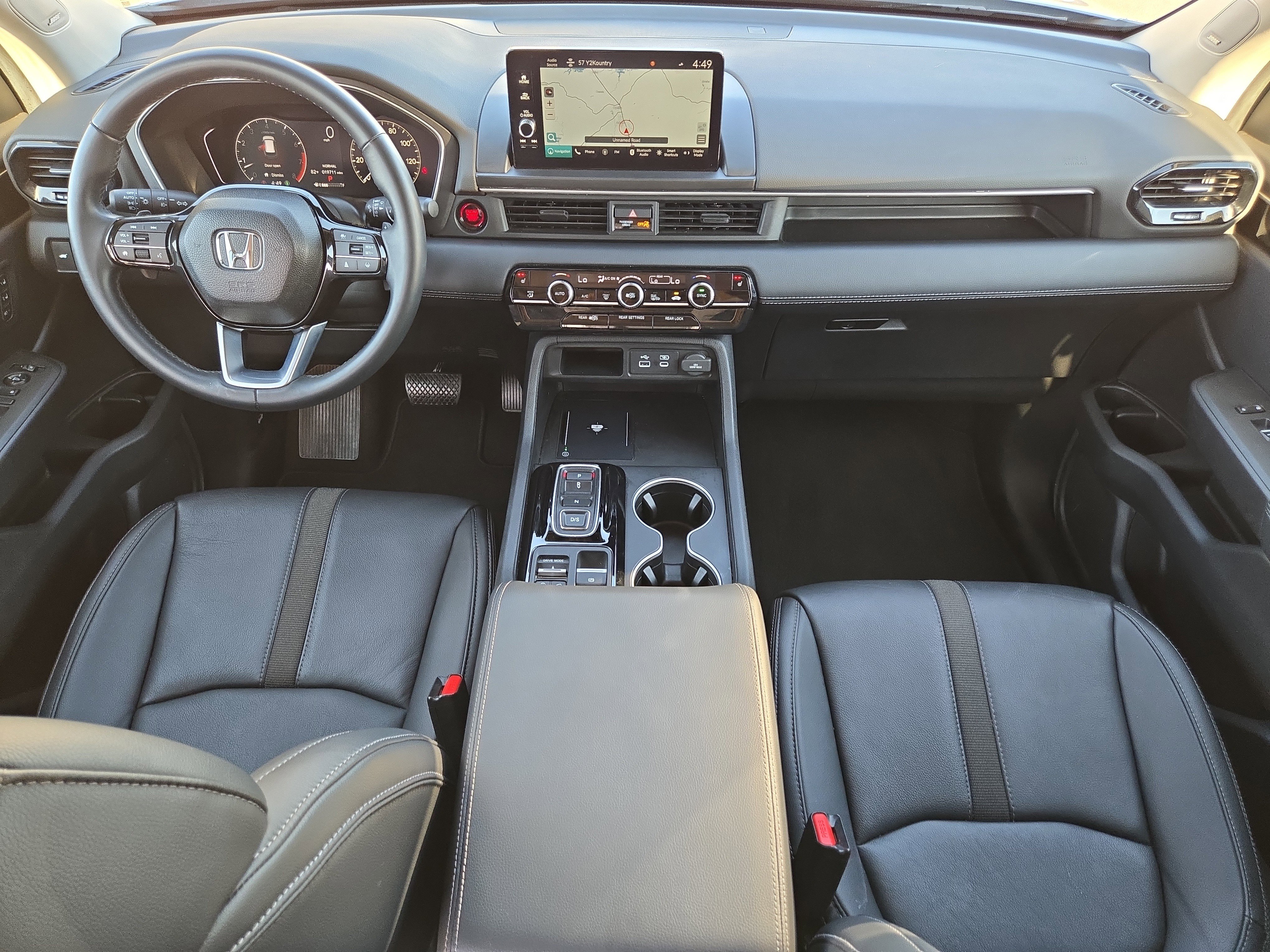 Used 2024 Honda Pilot Touring image 17