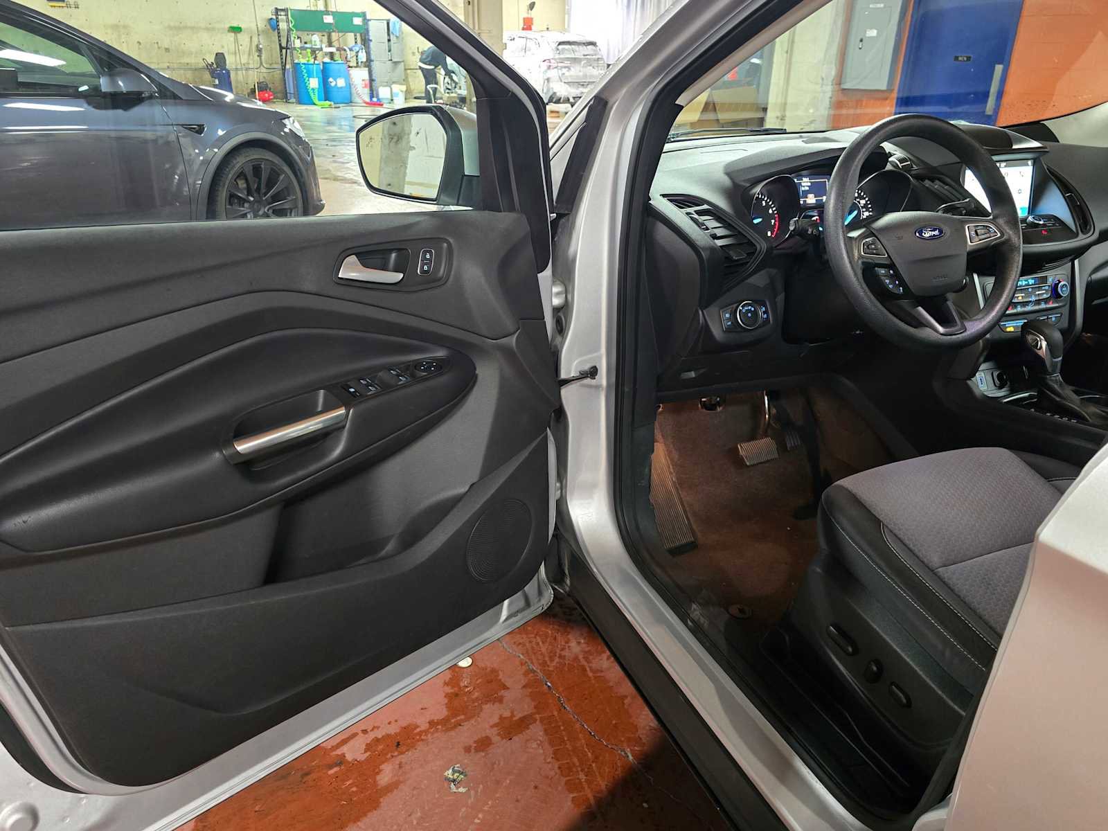 Used 2019 Ford Escape SE image 20