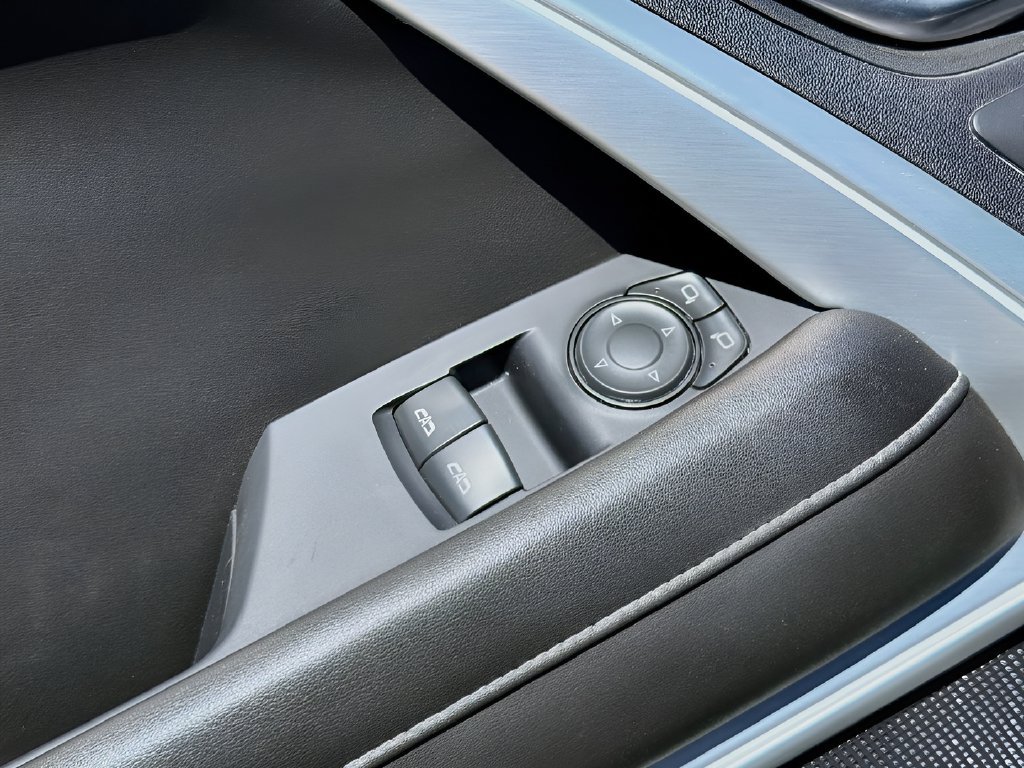 Used 2022 Chevrolet Camaro SS RWD image 17