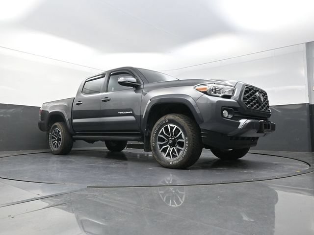 Used 2020 Toyota Tacoma TRD Sport w/ TRD Premium Sport Package AWD/4WD image 20