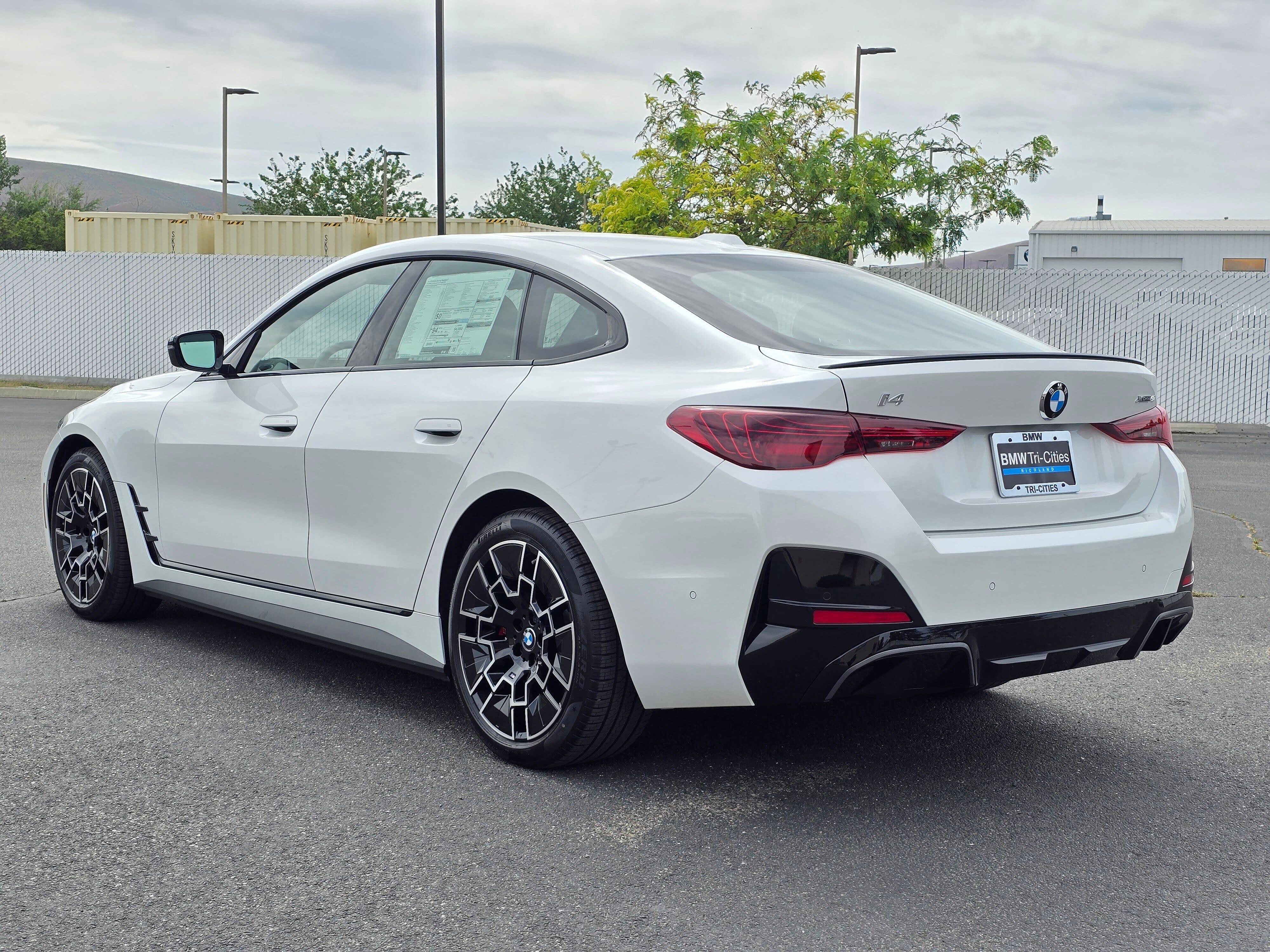 New 2026 BMW i4 xDrive40i w/ M Sport Package AWD/4WD image 4