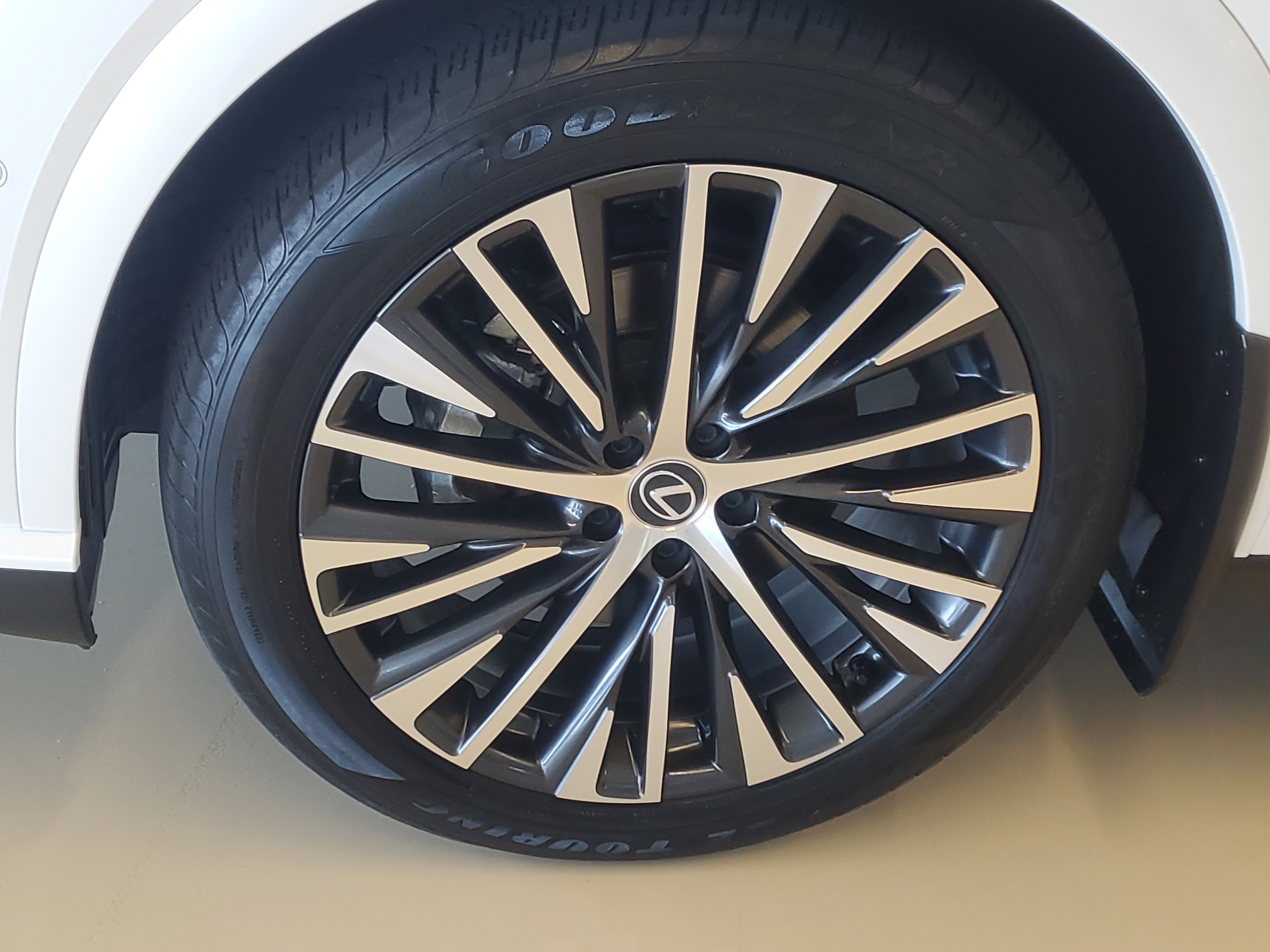 Used 2023 Lexus RX 350 Premium Plus w/ Cold Area Package AWD/4WD image 7