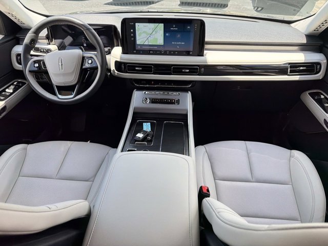 New 2026 Lincoln Aviator 2WD w/ Jet Appearance Package image 24