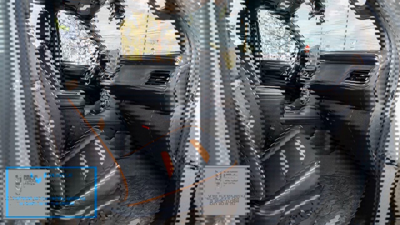 Used 2023 GMC Yukon AT4 w/ Max Trailering Package AWD/4WD image 17