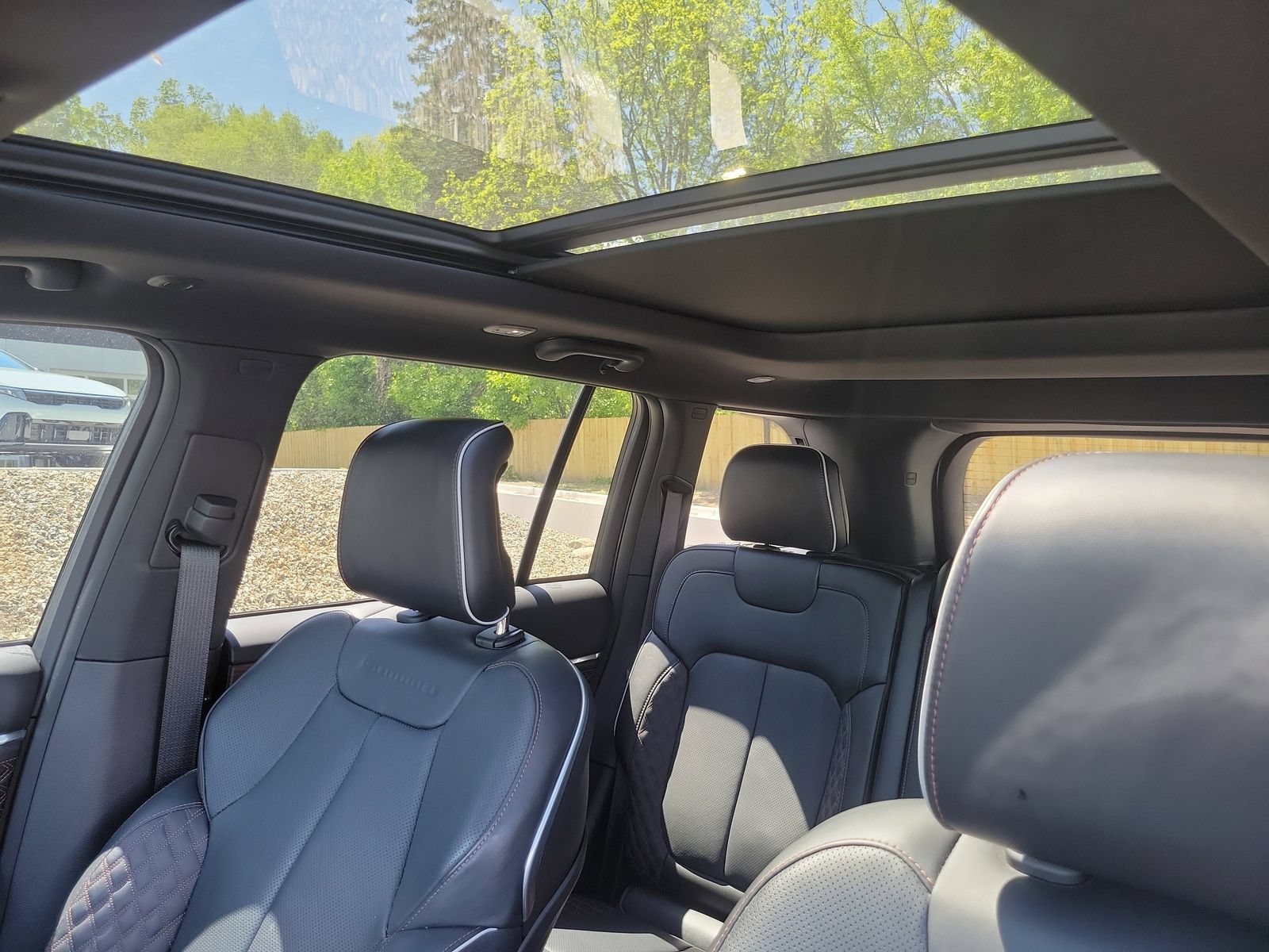 Used 2023 Jeep Grand Cherokee Summit w/ Adv Protech Group IV AWD/4WD image 13