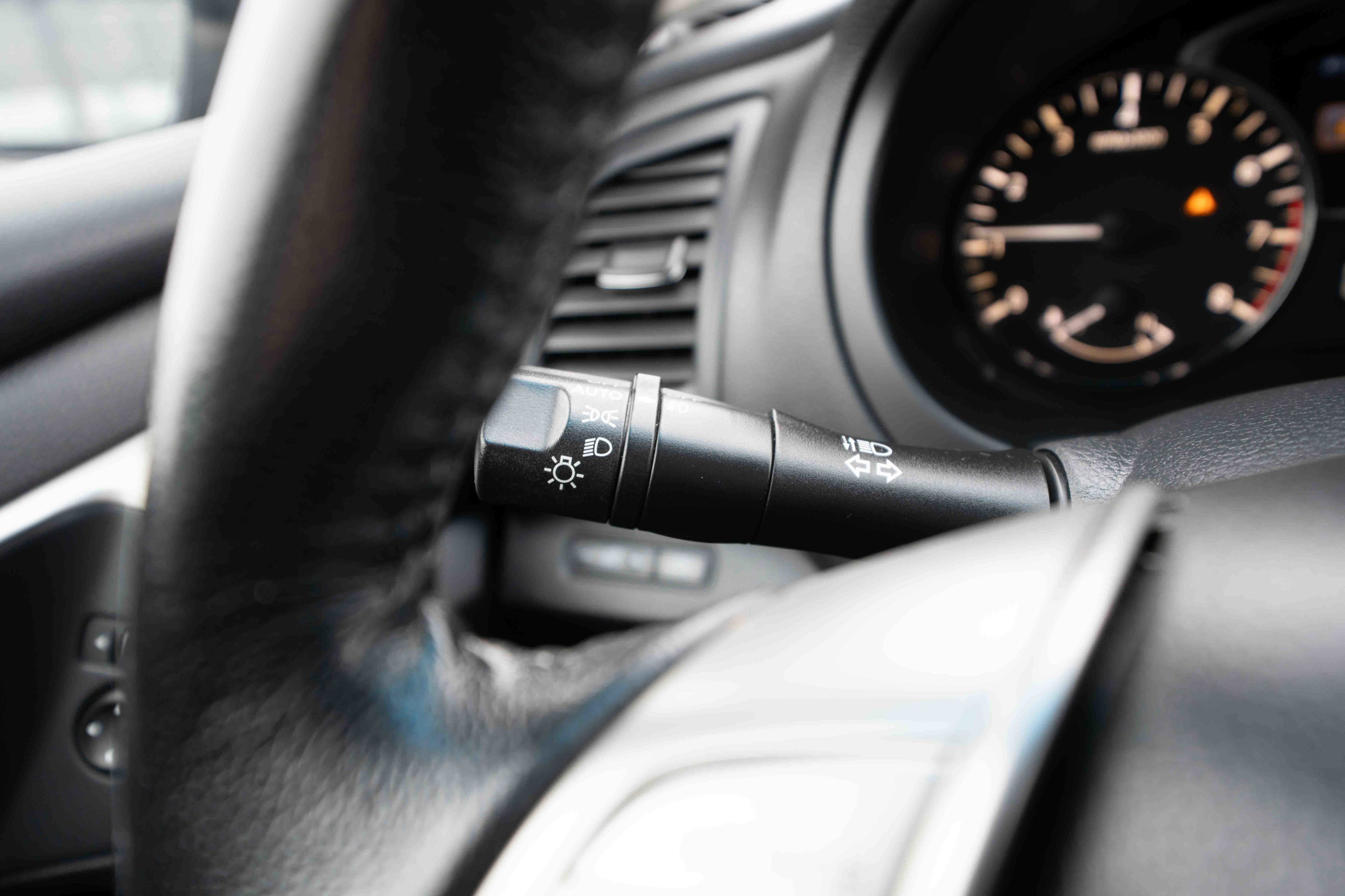 Used 2015 Nissan Altima 2.5 SV w/ Convenience Package image 13