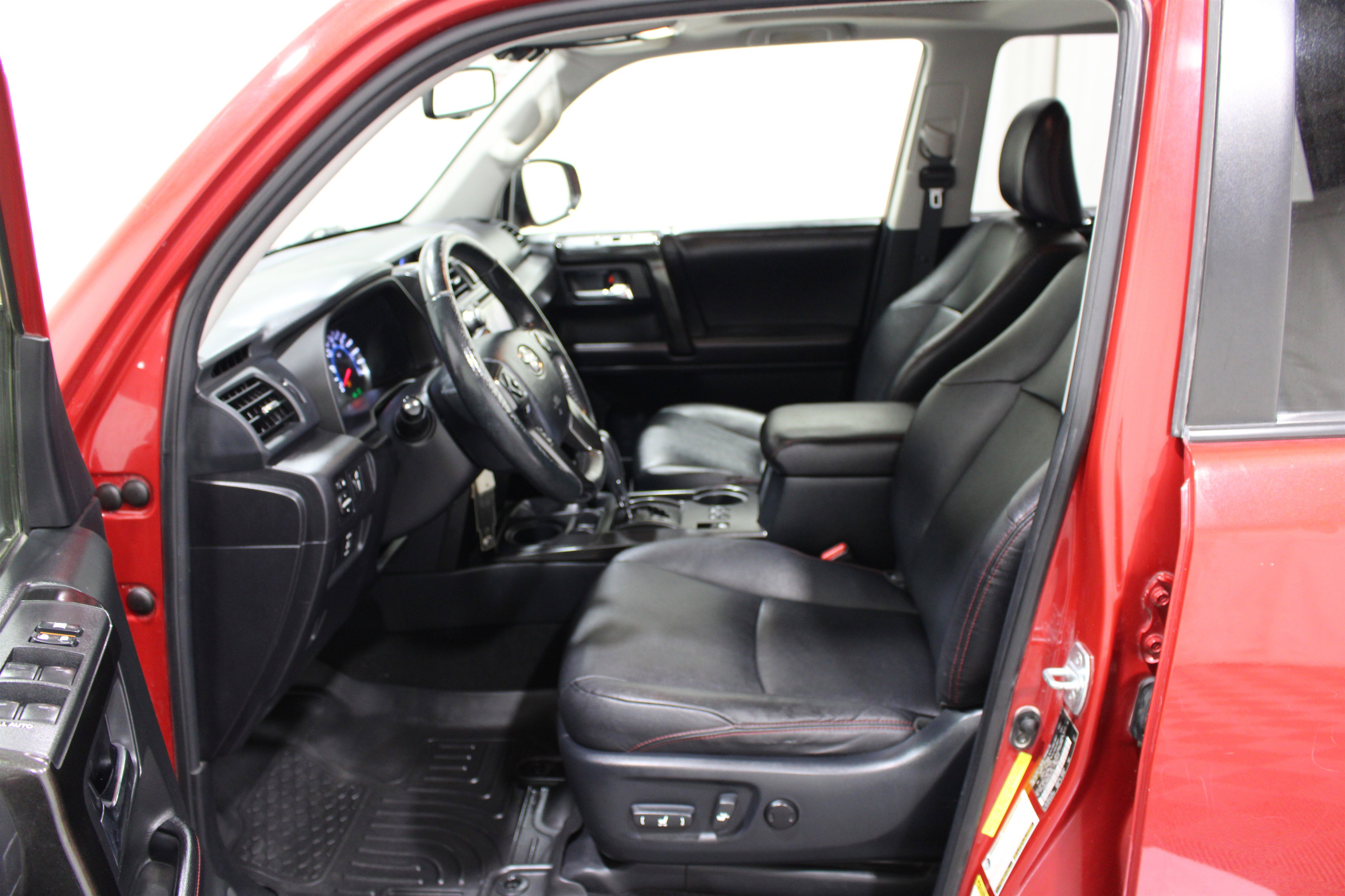 Used 2016 Toyota 4Runner Trail Premium AWD/4WD image 3