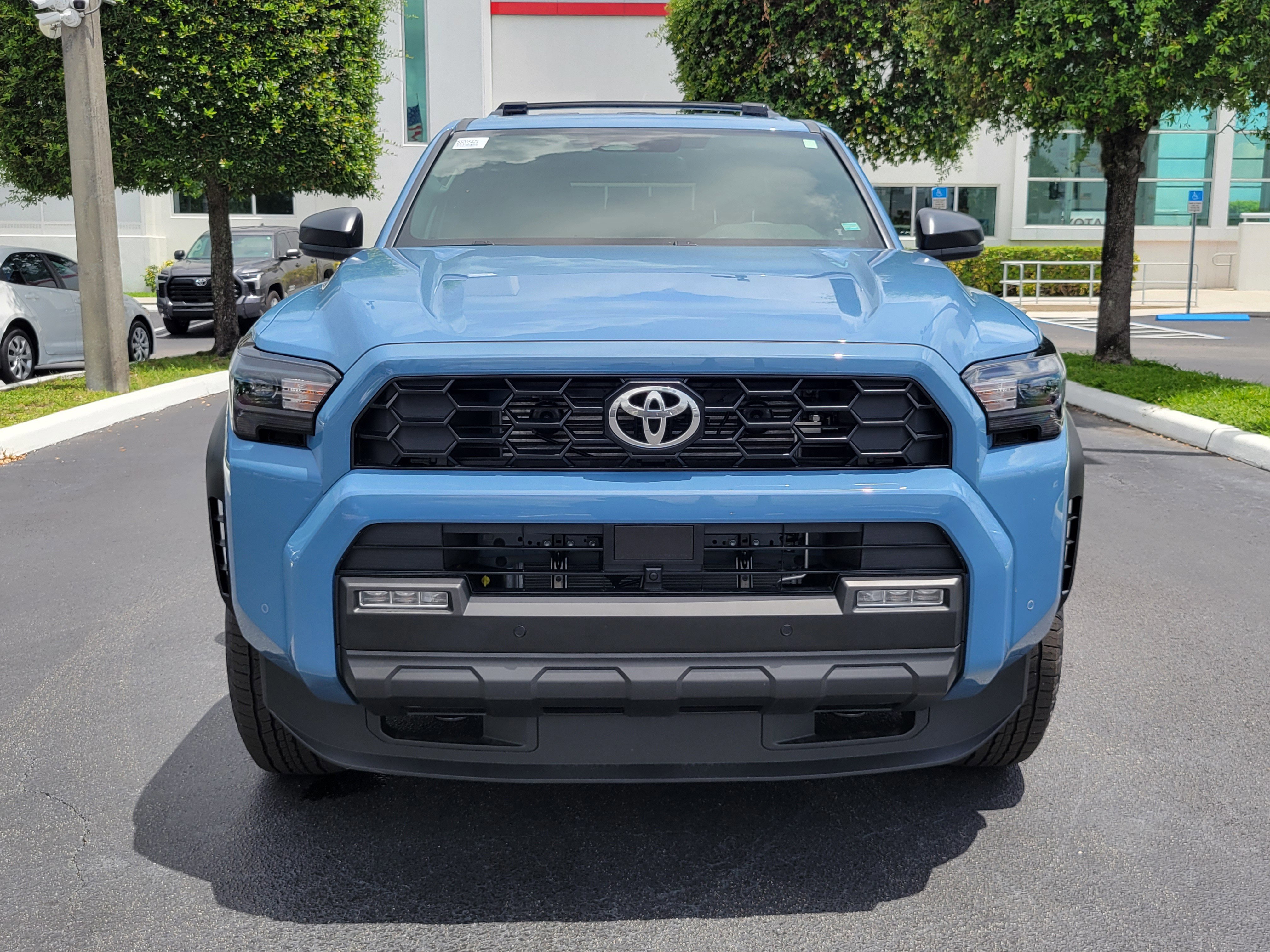 Used 2025 Toyota 4Runner 4WD image 4