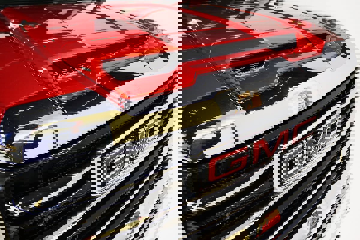 Used 2025 GMC Sierra 3500 SLT w/ SLT Premium Package image 35