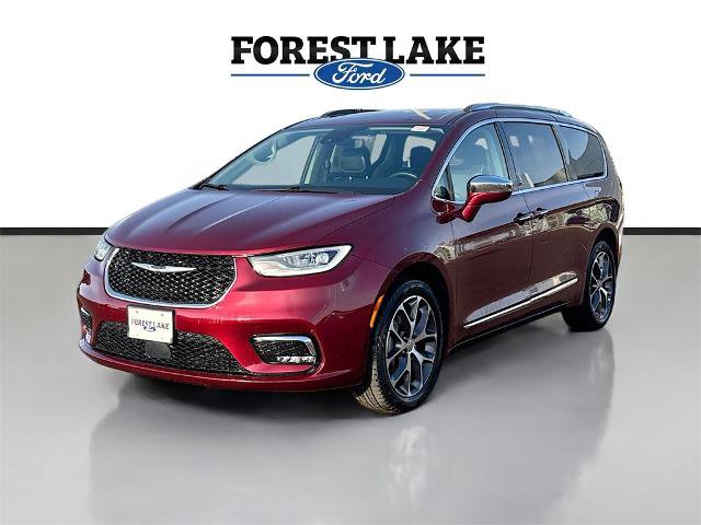Used 2021 Chrysler Pacifica Limited image 3